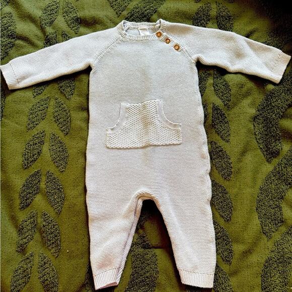 Carters Gender Neutral 9month One Piece Long Sleeve Knit Outfit - Picture 1 of 3